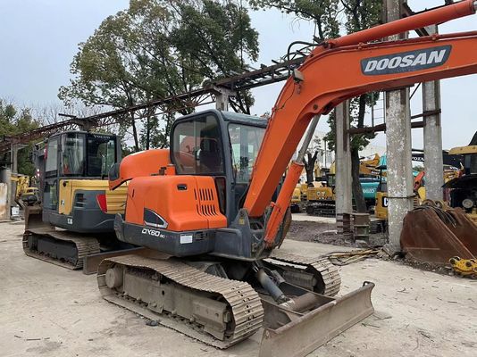 2018 Rok używany mini grabarz Doosan DX60-9C W doskonałym stanie/Sprzedawany mini grabarz Doosan