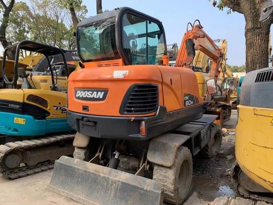 Wyposażone koparki na kółkach Doosan DX60W W doskonałym stanie/Wyposażone mini koparki na kółkach Doosan Na sprzedaż