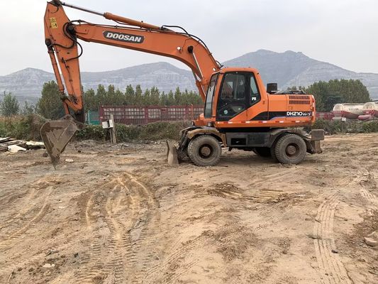 Kolor oryginalny Wyposażone koparki na kółkach Doosan DH210W-7 W dobrym stanie/Wyposażone koparki na kółkach Doosan Do sprzedaży