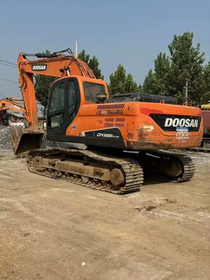 /Oryginalny kolor /Używany grabarz Doosan DX225LC-9C w doskonałym stanie.