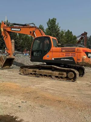 /Oryginalny kolor /Używany grabarz Doosan DX225LC-9C w doskonałym stanie.