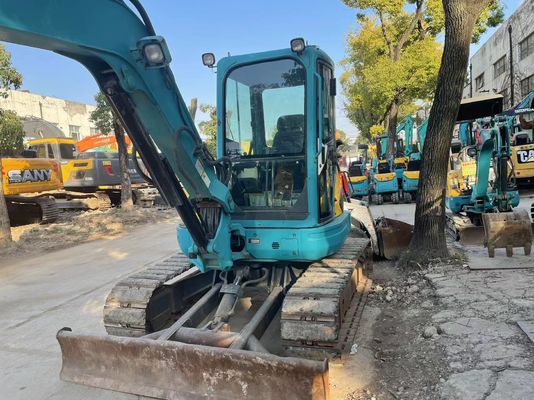 W Japonii używana mini koparka Kubota U40-5 z wydajnym systemem hydraulicznym
