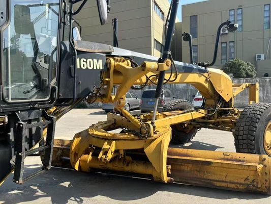 Oryginalny Japoński Caterpillar 160M w doskonałym stanie.