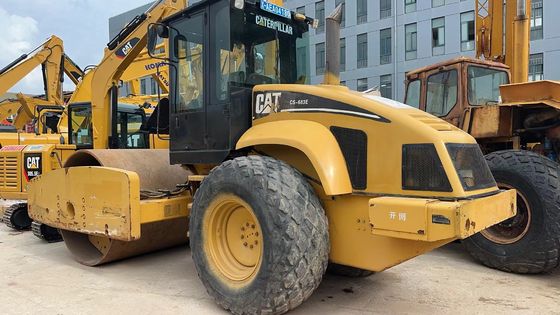 Oryginalny kolor używany Caterpillar CS-683E Single Drum Road Roller w doskonałym stanie