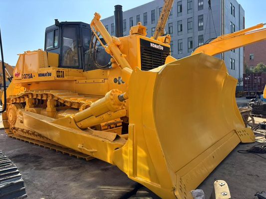 Oryginalny Japoński używany buldozer Komatsu D375A z hydraulicznym rozdzieraczem