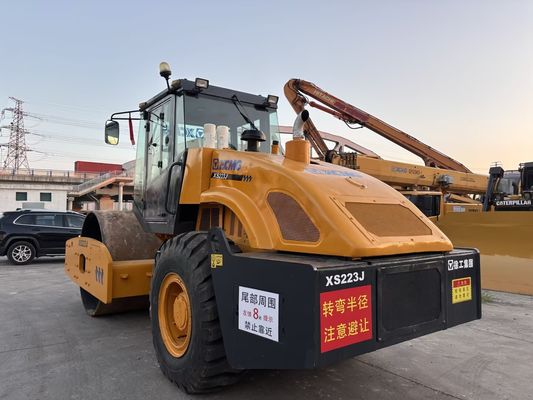 Używany XCMG XS223J kompaktor jednoburbowy Łatwe obsługiwanie i dobry stan