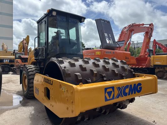 Używany XCMG XS202J Single Drum Road Roller Z Owiecznymi Stopami Przy Taniej Cenie