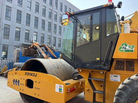 Używany walec drogowy XCMG XS143J jednobębnowy 14 ton w doskonałym stanie
