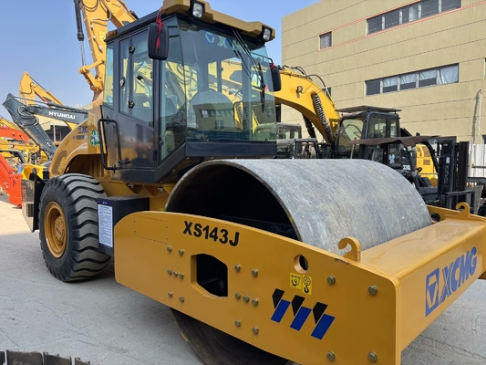 Używany walec drogowy XCMG XS143J jednobębnowy 14 ton w doskonałym stanie
